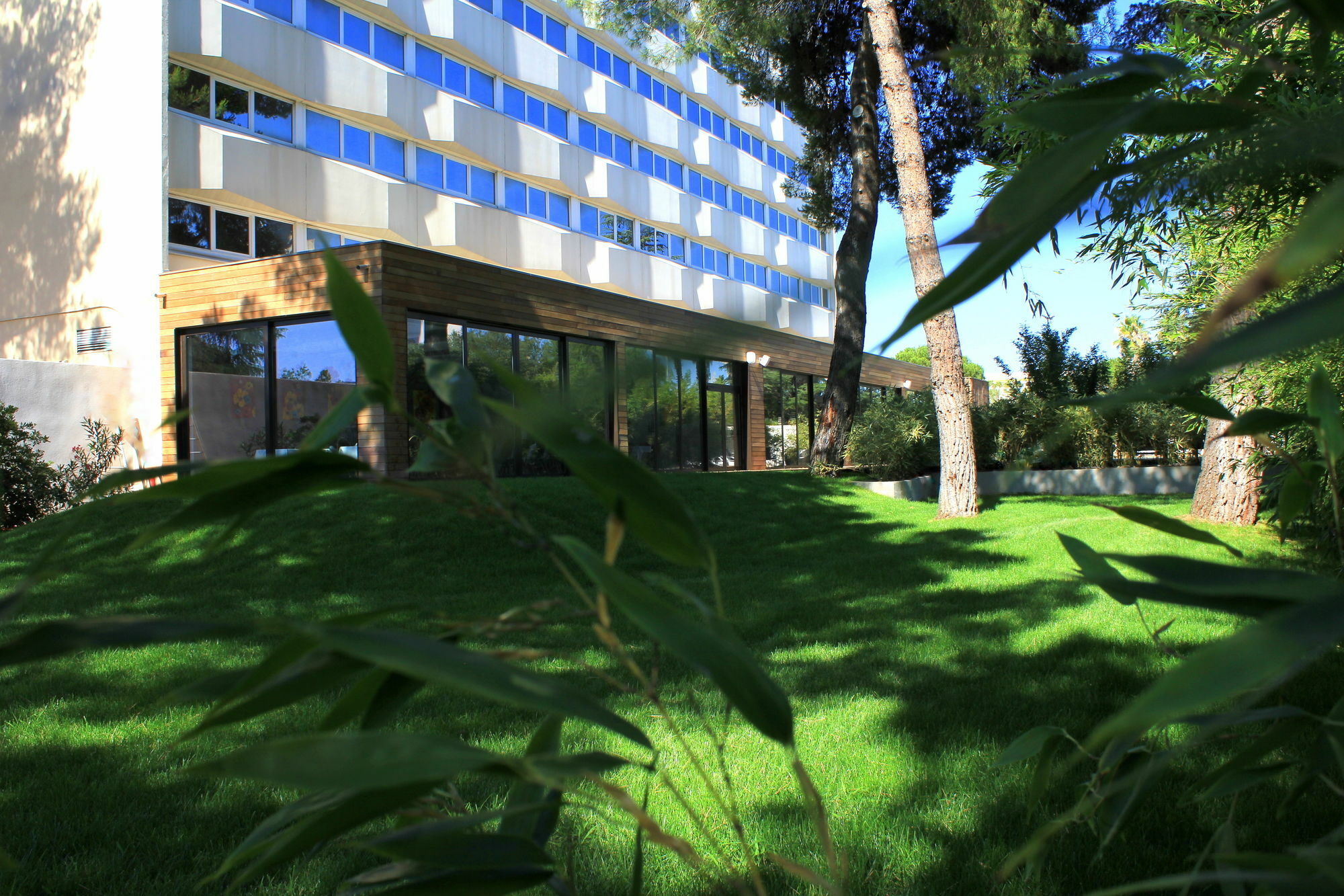 Hotel C Suites Chambres Spacieuses Nimes Exterior foto